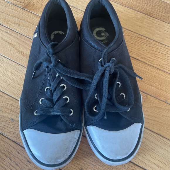 G BY GUESS Oona Fashion Sneakers Studded Black Size 8.5 - Picture 2 of 7